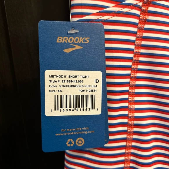 NWT Women's Brooks Method 8" Short red, white, and blue size xs - Picture 4 of 5